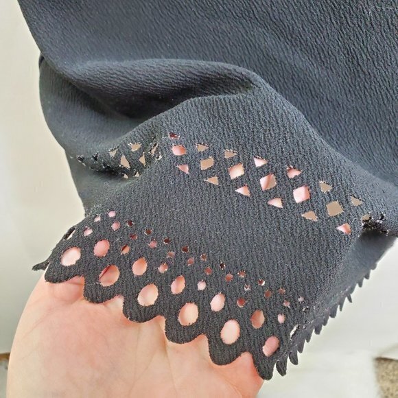 Quiz Tank Top‎ L Black Scallop Laser Cut Sleeveless - Picture 7 of 10